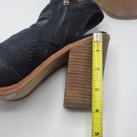 Vince Camuto Leather Upper ankle booties size 10M - Picture 12 of 15